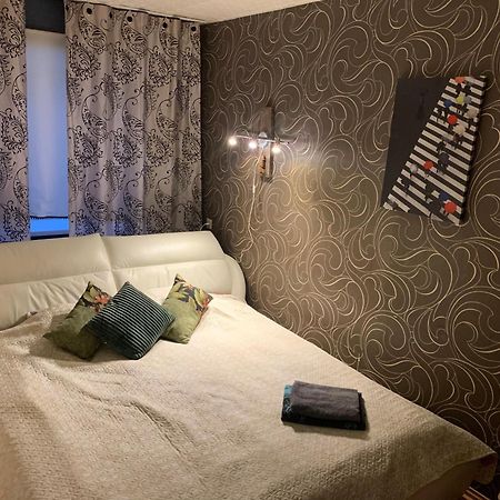 Riia 10, 2-Bedroom Apartment - 2 Big Beds 1 Extra Bed-Parking Free Тарту Экстерьер фото