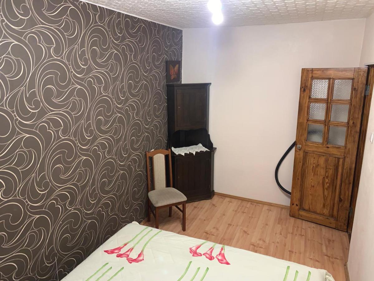 Riia 10, 2-Bedroom Apartment - 2 Big Beds 1 Extra Bed-Parking Free Тарту Экстерьер фото