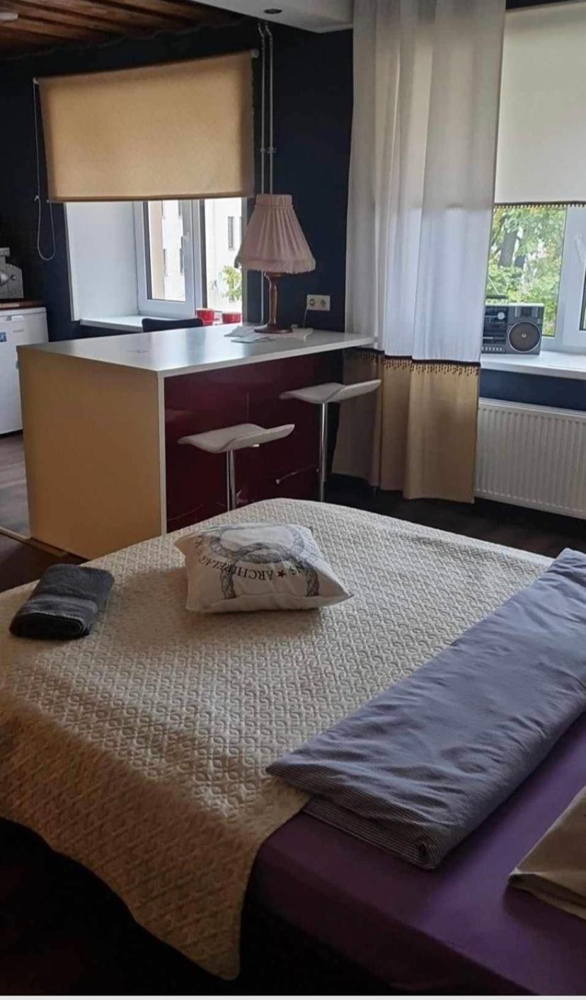 Riia 10, 2-Bedroom Apartment - 2 Big Beds 1 Extra Bed-Parking Free Тарту Экстерьер фото