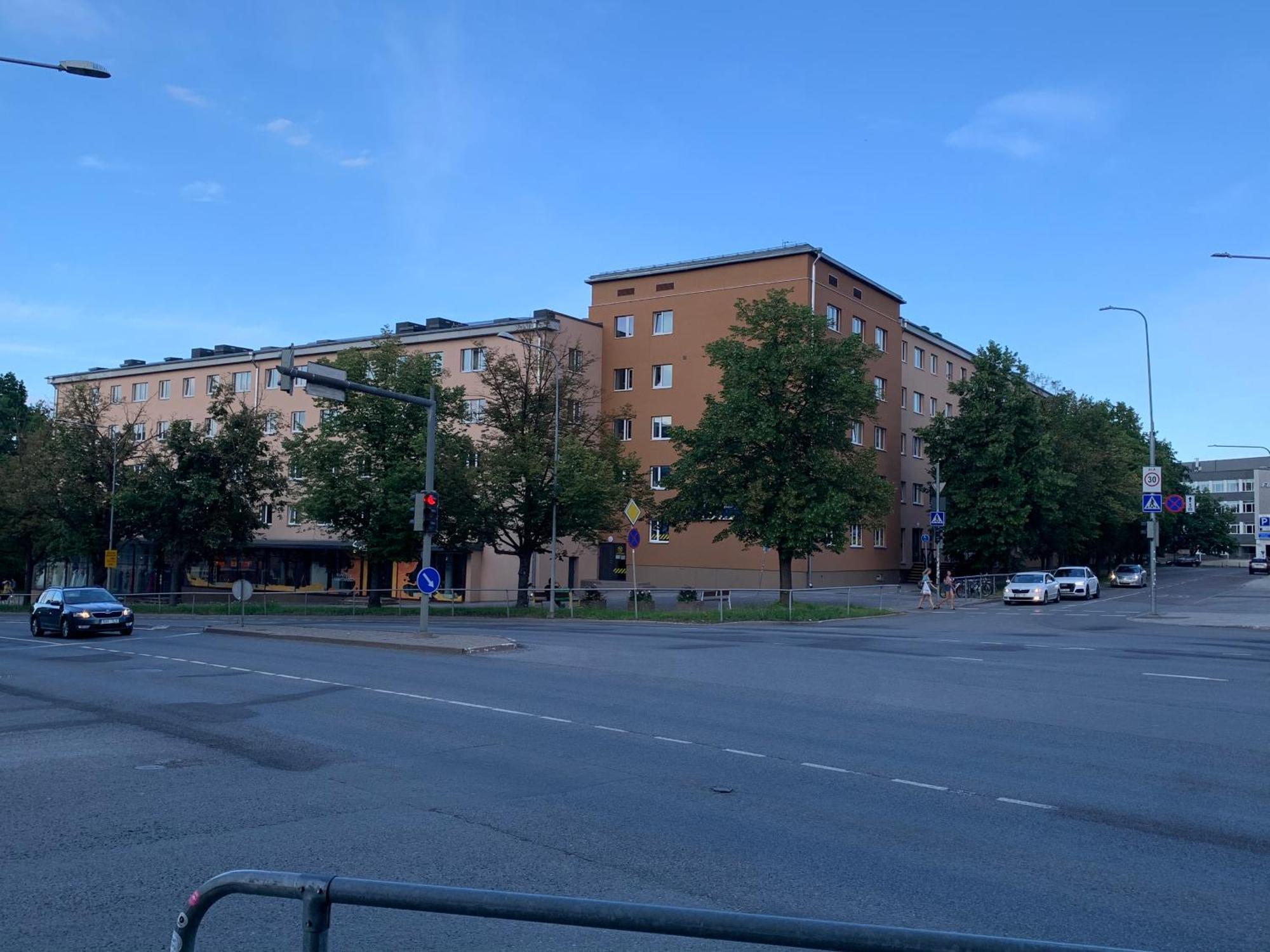 Riia 10, 2-Bedroom Apartment - 2 Big Beds 1 Extra Bed-Parking Free Тарту Экстерьер фото